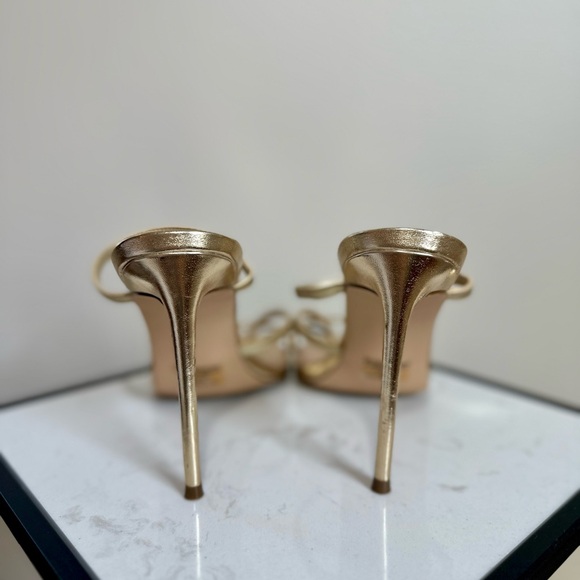 Steve Madden Bellezza Gold Ankle Strappy Heels Rounded Toe Size 8.5 - Picture 4 of 5